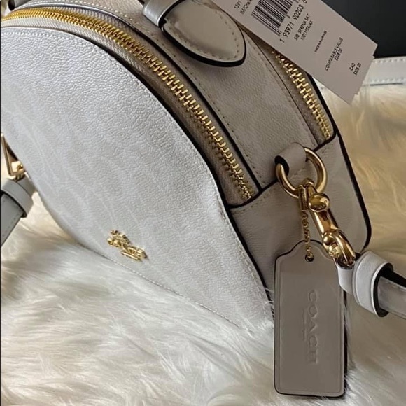 SOLD!!! 🎉SALE🎉 Coach Serena Satchel in Signature Canvas - Picture 5 of 10